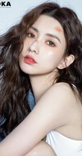 气质时尚女生王秋紫受伤妆搭配紧身牛仔套装短裤显匀称身形线条感写真图集