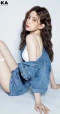 气质时尚女生王秋紫受伤妆搭配紧身牛仔套装短裤显匀称身形线条感写真图集
