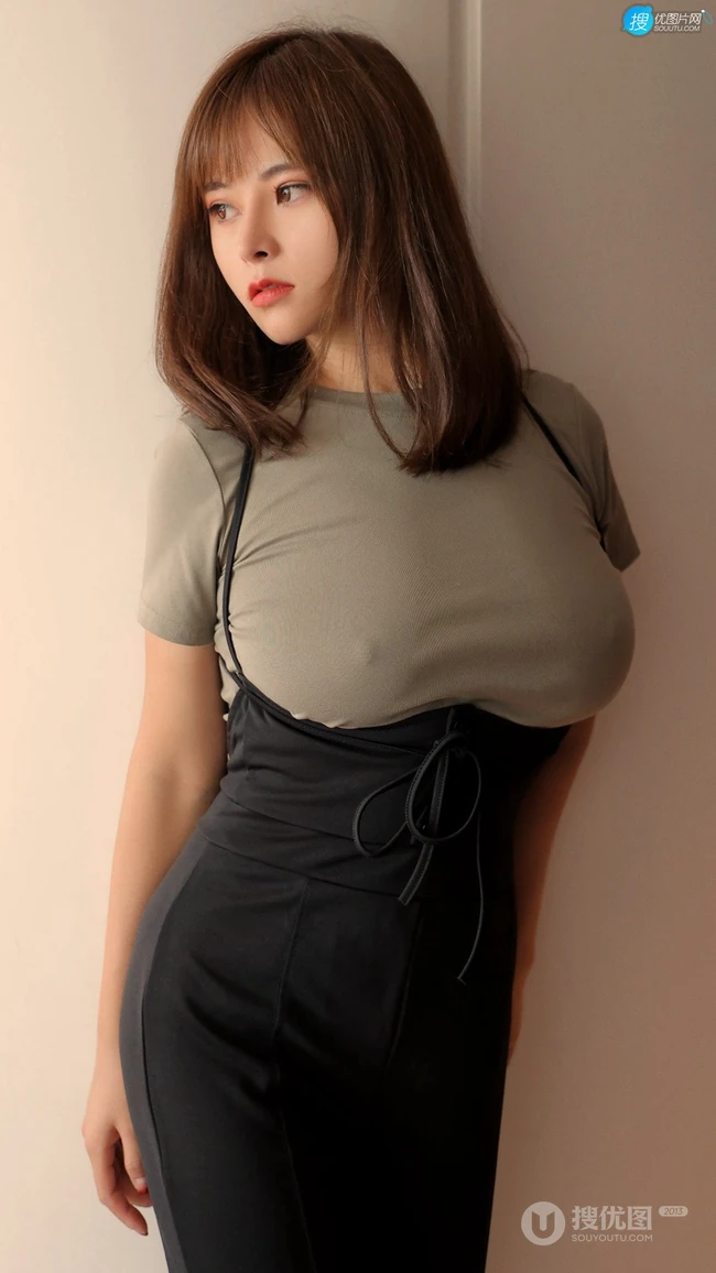 性感丰满身材美女奈沐子紧身衣高腰裤穿搭高清私房写真手机壁纸图片