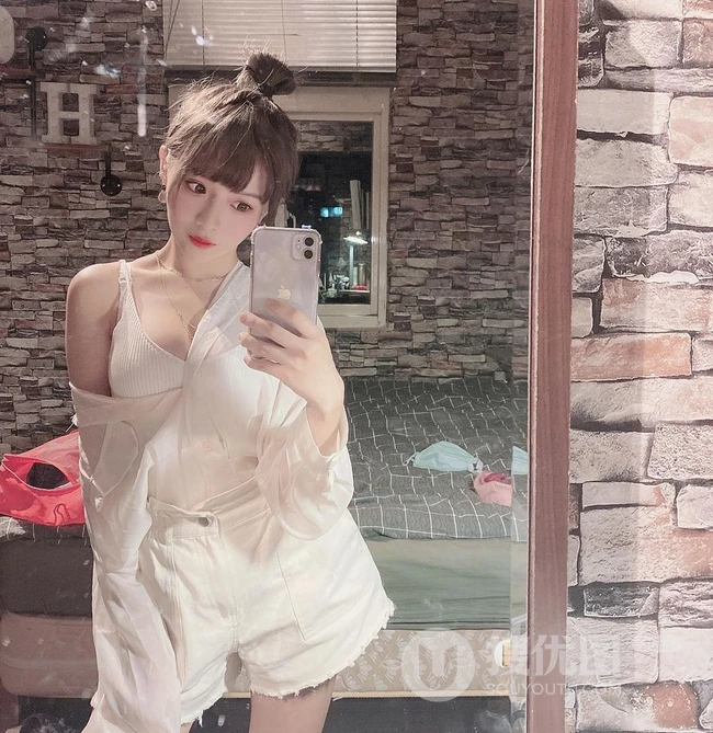 超正点匀称的天菜短发精选亚洲女生倩倩气质自拍，生活照杂图图集