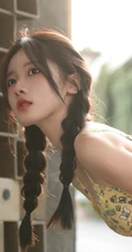 拥有甜美梨涡的高颜值清纯女生校花小姐姐蓝色牛仔裙街拍写真图片