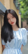 拥有甜美梨涡的高颜值清纯女生校花小姐姐蓝色牛仔裙街拍写真图片