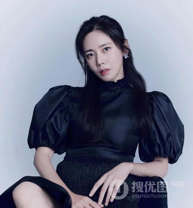 秋瓷炫纸质柔性优雅动人写真登杂志图片