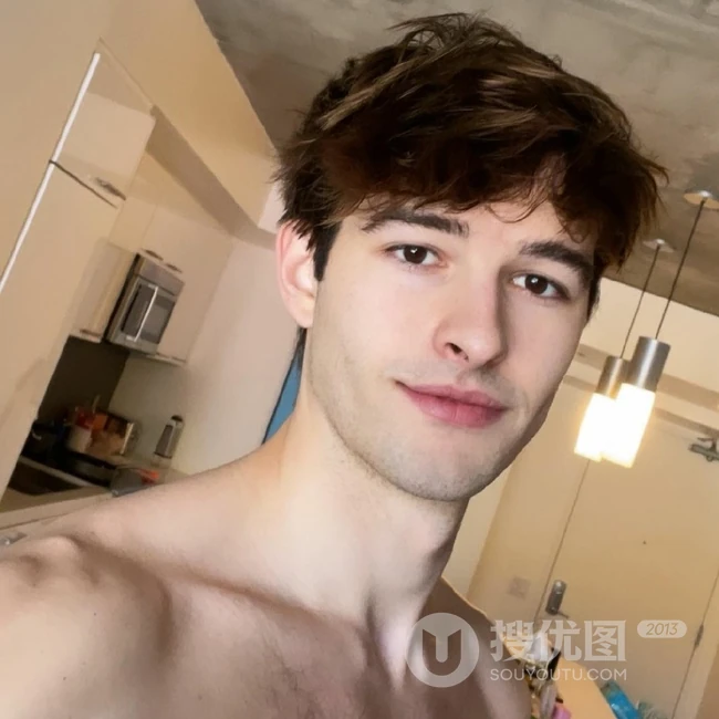 欧美帅气阳光的年轻男模帅气自拍 显匀称身形腹肌图片