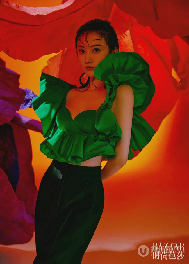 景甜宛若花神，沉醉在多姿多彩的梦幻繁花中超唯美写真杂志图片