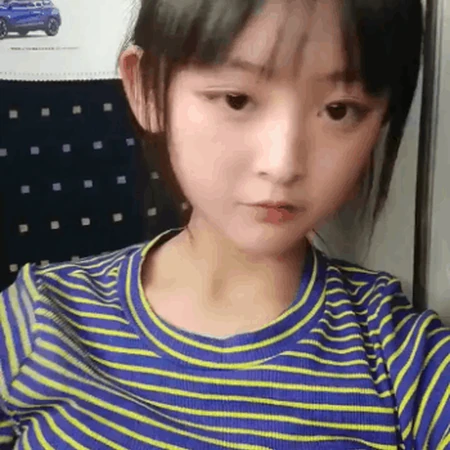 少女脸蛋，身材是真不科学匀称可爱女生眨眼GIF动态图片