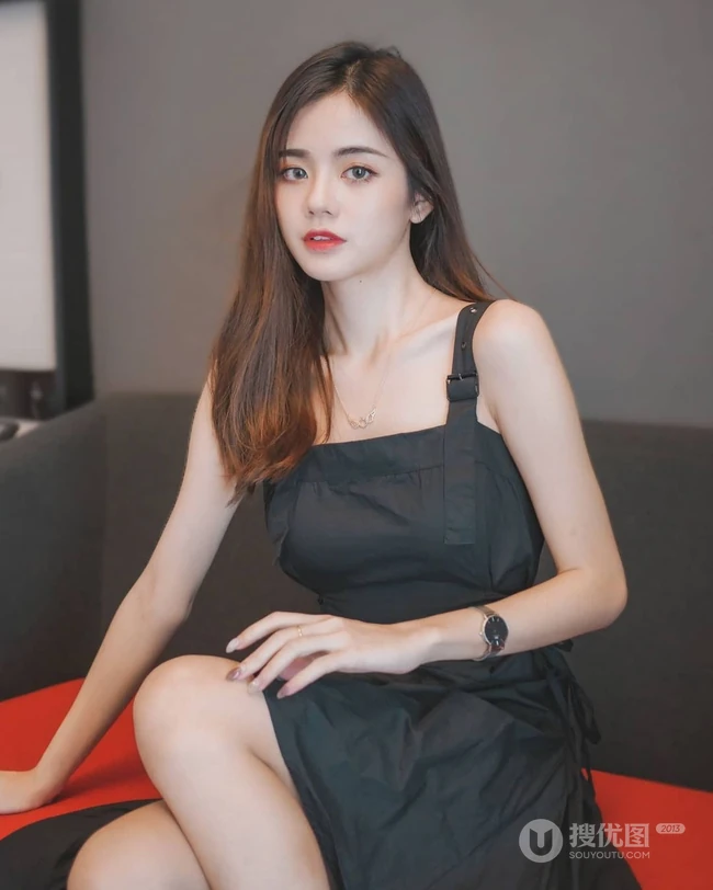 马来西亚女生靖汶气质夏日写真生活照图片，匀称身形特别适合这个夏天
