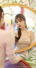 气质女生Lynn刘奕宁气质白裙，复古旗袍，亮眼红裙等裙装系列街拍图集