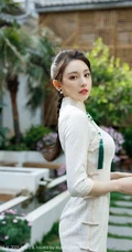 气质女生Lynn刘奕宁气质白裙，复古旗袍，亮眼红裙等裙装系列街拍图集