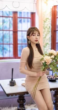 气质女生Lynn刘奕宁气质白裙，复古旗袍，亮眼红裙等裙装系列街拍图集