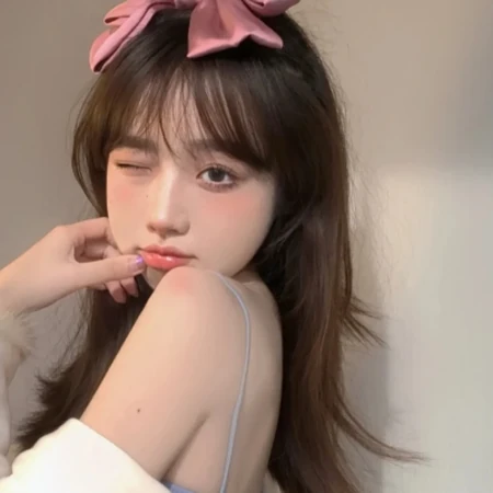 第一眼就吸引人的真人女生少女最适合超好看2021年最新款微头像图片