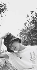 00后浙江帅哥何洛洛夏日出行带帽休闲阳光帅气写真照片