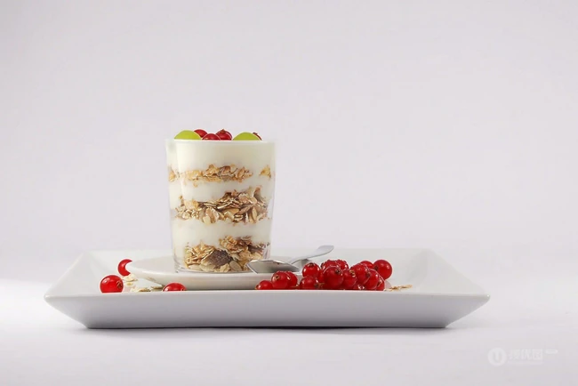 好吃又营养的草莓酸奶果酱饮品甜品图片 第3张