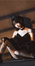 午夜街头气质酷飒精选网红少女短款装肩带衣短裙柔美街拍写真套图