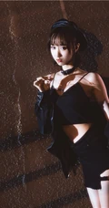 午夜街头气质酷飒精选网红少女短款装肩带衣短裙柔美街拍写真套图