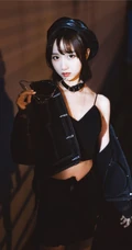 午夜街头气质酷飒精选网红少女短款装肩带衣短裙柔美街拍写真套图