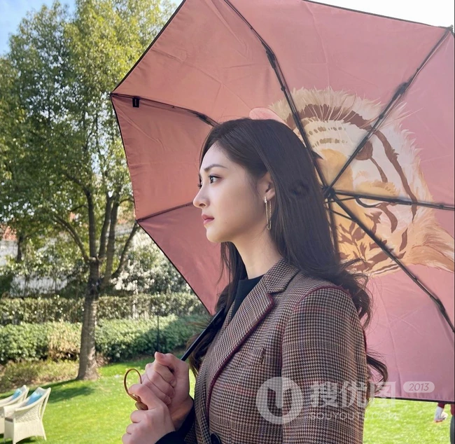 周洁琼紧身运动穿搭居家健身，以及微博生活照，自拍图片集