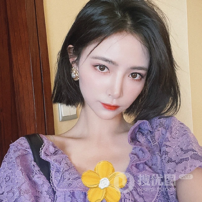 许佳琪蕾丝紫裙穿搭可爱十足自拍写真照片
