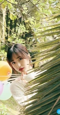 沈月白色毛衣牛仔短裤穿搭清新清新户外游玩森系写真美照