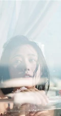 花浴少女，唇红齿白网红少女蓝色肩带泳装浴盆沐浴写真图片集