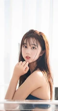 花浴少女，唇红齿白网红少女蓝色肩带泳装浴盆沐浴写真图片集