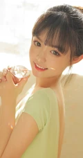 跳舞的女孩，漂亮可人浅粉00后少女紧身跳舞服穿着动人写真美照
