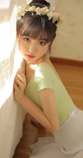 跳舞的女孩，漂亮可人浅粉00后少女紧身跳舞服穿着动人写真美照