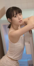 可爱元气少女肩带背心短裤居家厨房悠闲随性写真图集