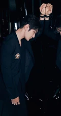黄晓明全黑look西服套装写真图片