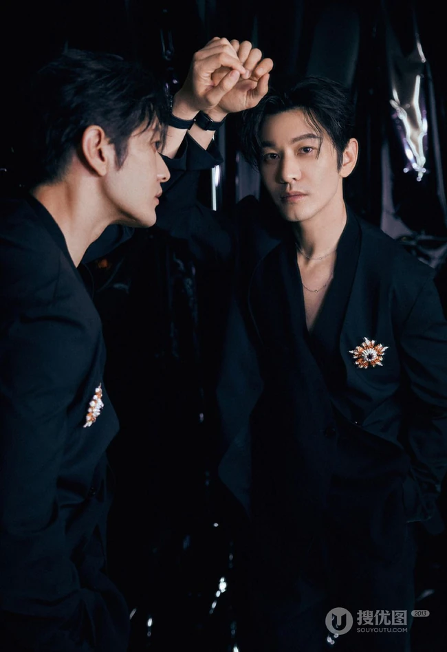 黄晓明全黑look西服套装写真图片