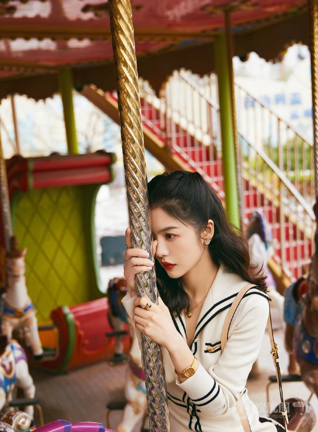 蔡文静游乐园可爱写真图片