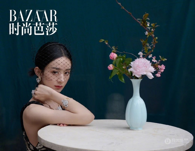 赵丽颖复古优雅穿搭登时尚芭莎杂志写真图片