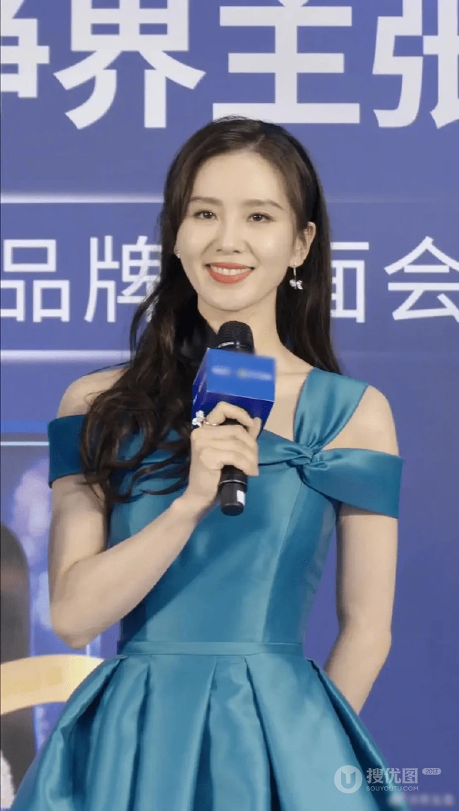 刘诗诗蓝色连衣长裙复古气质写真