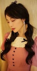 张嘉倪芭比粉裙着身可爱元气十足写真美照