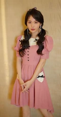 张嘉倪芭比粉裙着身可爱元气十足写真美照