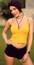 德国美女Bianka性感狂野热辣紧身裤，短裤系列好看手机壁纸图片