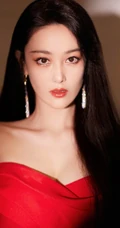 张馨予气质优雅红色连衣裙大秀美背写真图片
