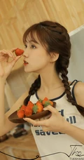 双马尾辫可爱浅粉少女杨茗茗休闲背心牛仔短裤穿着元气十足写真照