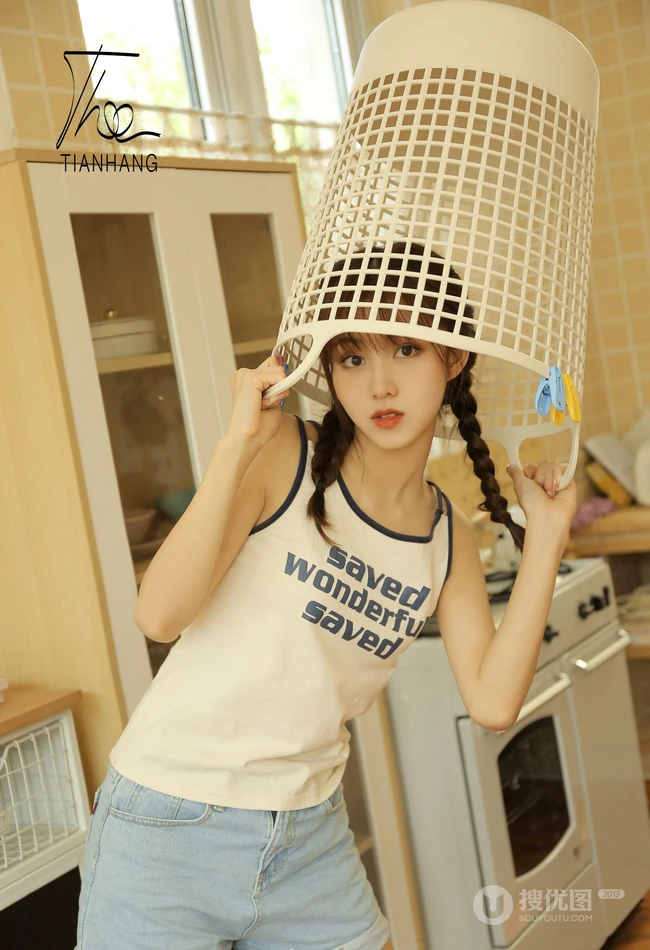 双马尾辫可爱浅粉少女杨茗茗休闲背心牛仔短裤穿着元气十足写真照