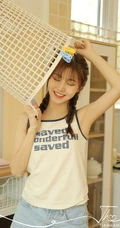 双马尾辫可爱浅粉少女杨茗茗休闲背心牛仔短裤穿着元气十足写真照