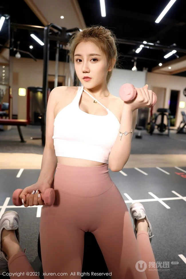 健身房女生小姐姐夏西CiCi气质紧身运动裤穿着显动人身材鲍鱼线写真图集