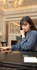 女生白领陆萱萱光鲜亮丽职场制服装短裙袜装穿着气质写真套图
