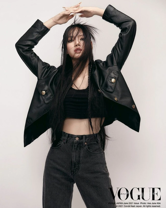 Lisa（拉莉莎‧马诺芭）气质甜酷时尚穿衣风格登杂志写真大片