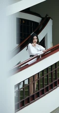 Angelababy杨颖清爽干练白色衬衫穿着气质写真照片