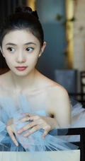 刘浩存蓝色梦幻礼裙公主裙礼服居家青涩可爱写真图片