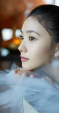 刘浩存蓝色梦幻礼裙公主裙礼服居家青涩可爱写真图片