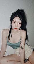 敢秀敢穿的精选马来西亚女生轻熟曾薇仪诱人生活照，自拍美图图集