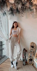 敢秀敢穿的精选马来西亚女生轻熟曾薇仪诱人生活照，自拍美图图集