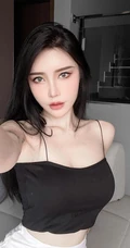 敢秀敢穿的精选马来西亚女生轻熟曾薇仪诱人生活照，自拍美图图集