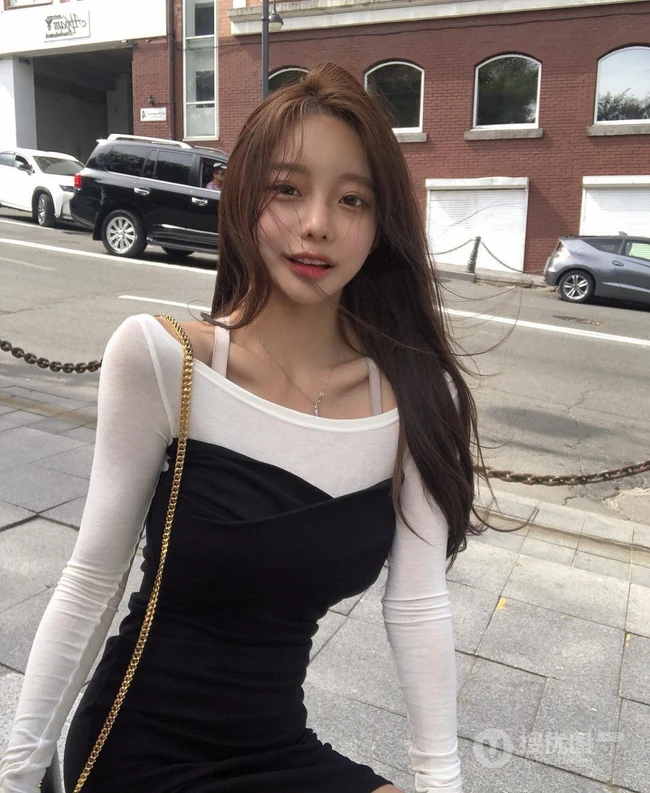 韩国亮眼吸睛精选童颜修身女生小姐姐气质时尚写真生活照片图集